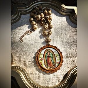 Wood Guadalupe medallion Necklace